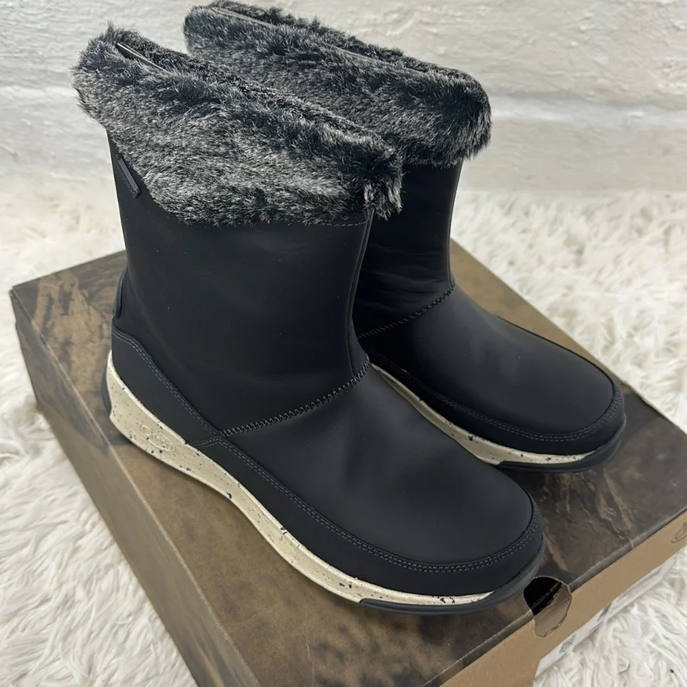 NIB Chaco Borealis Mid Waterproof Boot